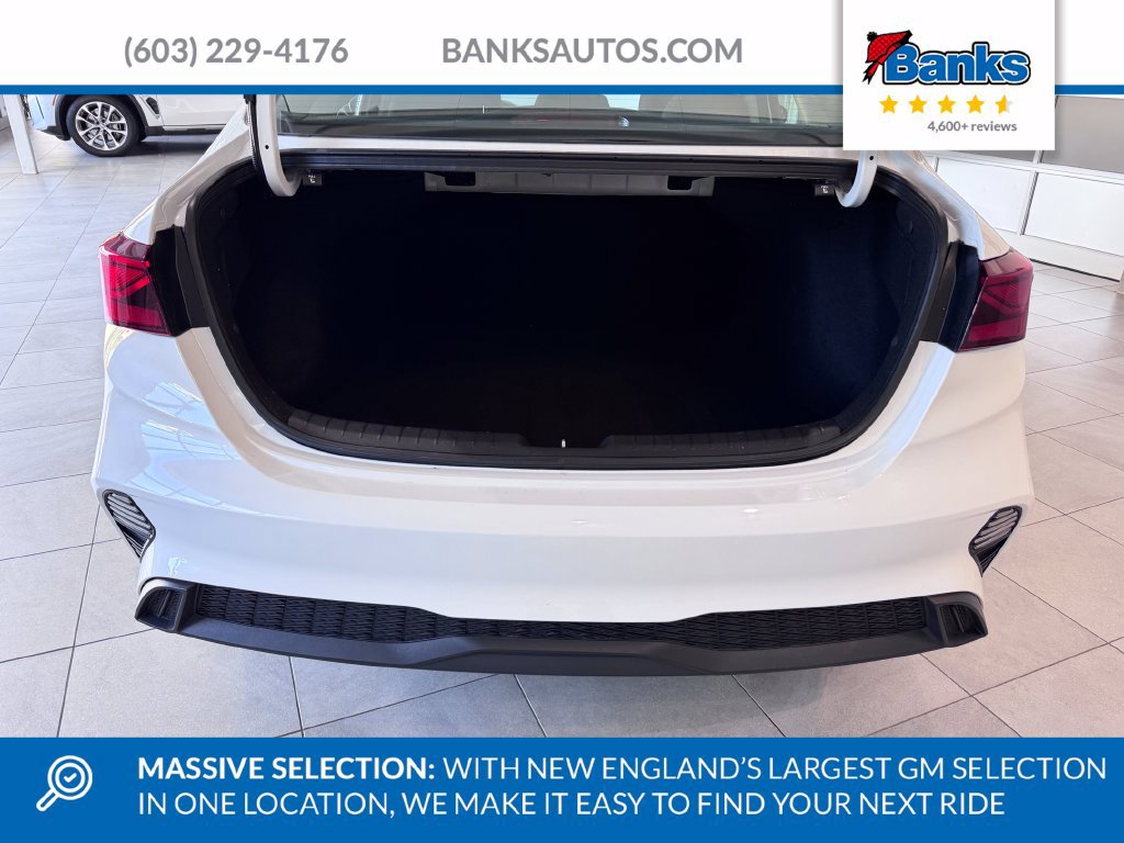 Used 2024 Kia Forte LXS w/ LXS Technology Package FWD image 8