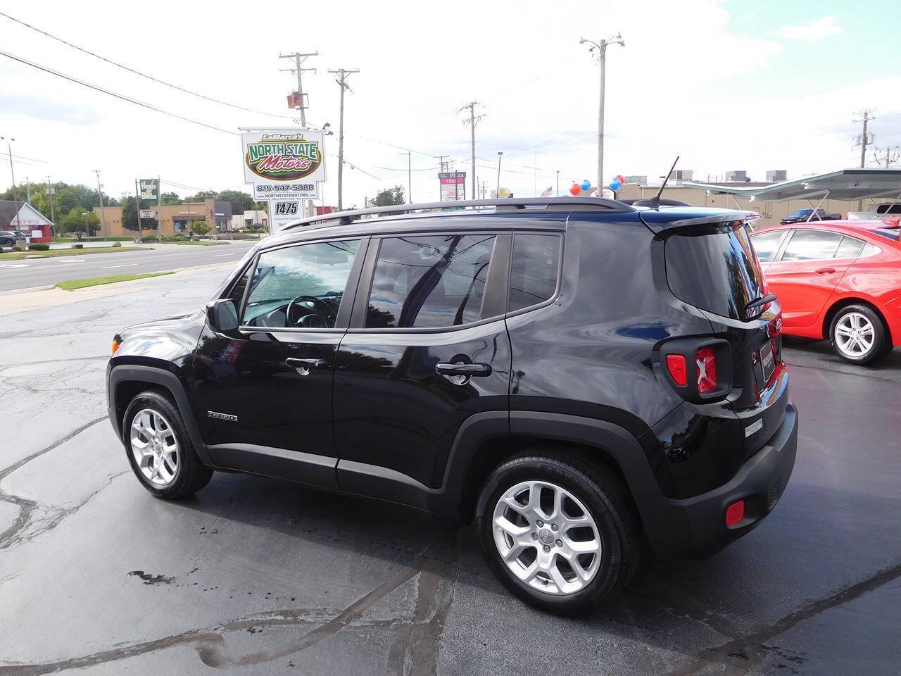 Used 2017 Jeep Renegade Latitude FWD image 6