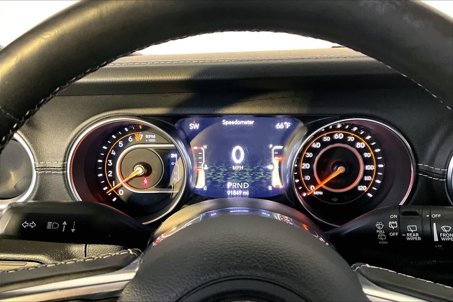 Used 2018 Jeep Wrangler Unlimited Sahara w/ Dual Top Group AWD/4WD image 26