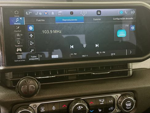 Used 2025 Jeep Gladiator Sport AWD/4WD image 24