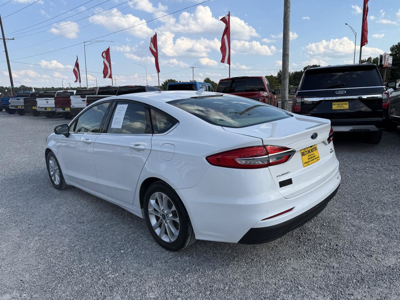 Used 2019 Ford Fusion SE FWD image 18