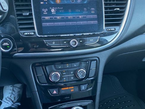 Used 2020 Buick Encore Preferred image 5