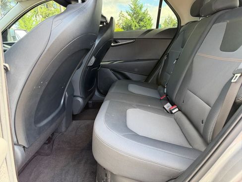 Used 2025 Kia Niro LX FWD image 33