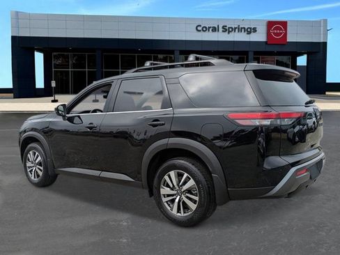 New 2026 Nissan Pathfinder SL FWD image 3