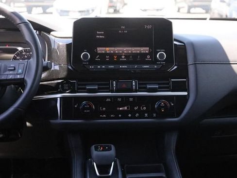 Certified 2025 Nissan Pathfinder SV AWD/4WD image 25