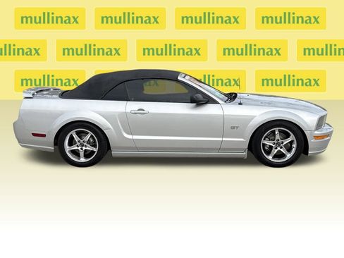Used 2006 Ford Mustang GT image 2