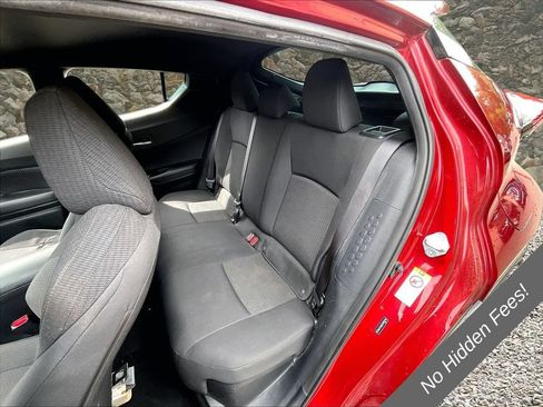 Used 2019 Toyota C-HR LE FWD image 21