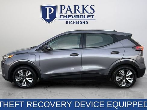 Used 2023 Chevrolet Bolt EUV LT w/ Convenience Package FWD image 4