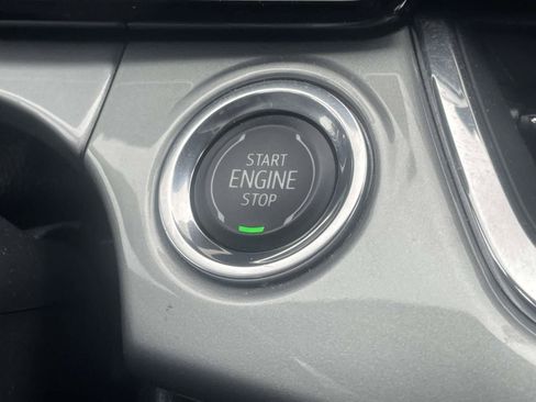 Used 2025 Chevrolet Trax LT FWD image 18