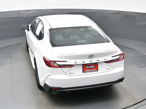 Used 2025 Toyota Camry SE image 38