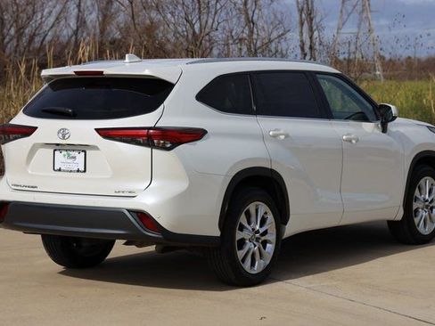 Certified 2021 Toyota Highlander Limited image 8