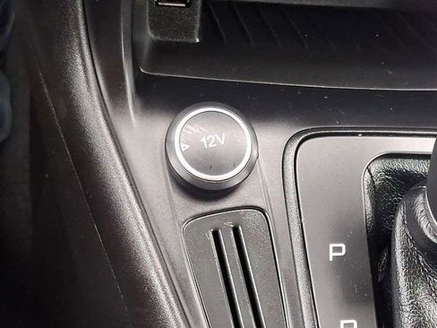 Used 2016 Ford Focus SE image 24