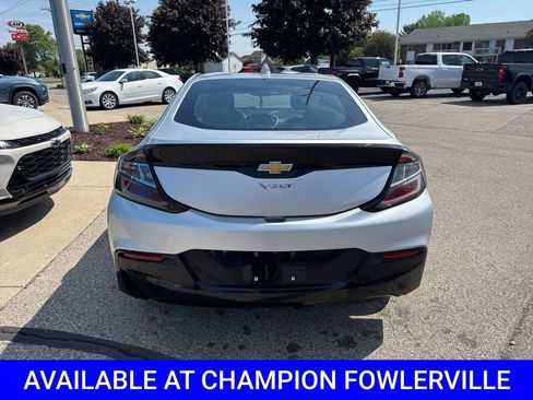 Used 2016 Chevrolet Volt LT FWD image 4