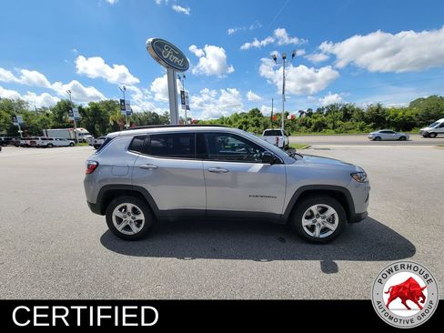 Used 2024 Jeep Compass Latitude AWD/4WD image 6