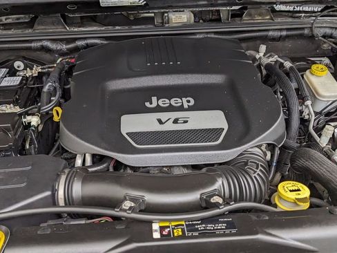 Used 2017 Jeep Wrangler Unlimited Sport image 39