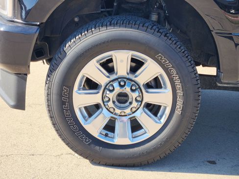 Used 2022 Ford F350 Platinum w/ FX4 Off-Road Package image 11