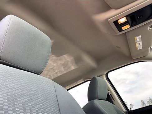 Used 2017 RAM 1500 Express image 24