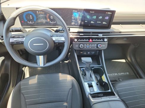 Certified 2025 Hyundai Santa Cruz SE AWD/4WD image 12