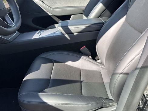 Used 2026 Tesla Model Y AWD image 9