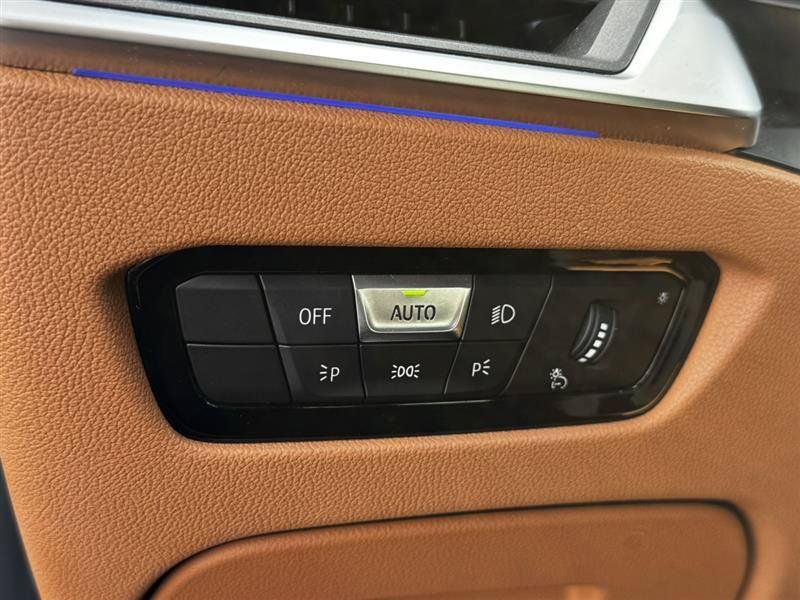 Used 2021 BMW 330i xDrive Sedan w/ Convenience Package AWD/4WD image 27