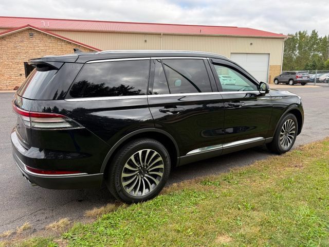 Used 2023 Lincoln Aviator AWD w/ Premium Package image 4