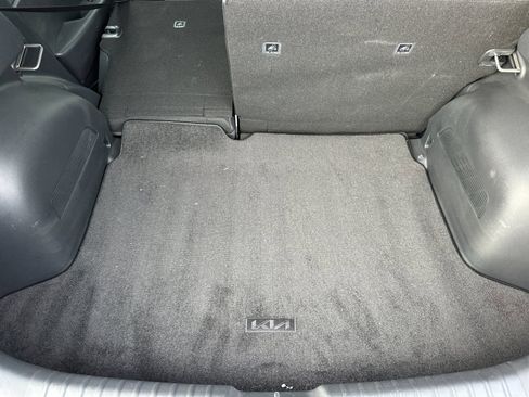 Used 2024 Kia Niro LX image 14