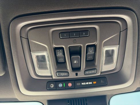 Used 2022 GMC Sierra 1500 Denali w/ Denali Reserve Package image 23