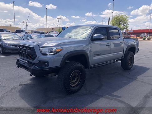 Used 2019 Toyota Tacoma TRD Off-Road image 4