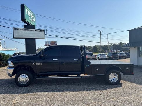 Used 2018 RAM 3500 SLT w/ Luxury Group AWD/4WD image 2