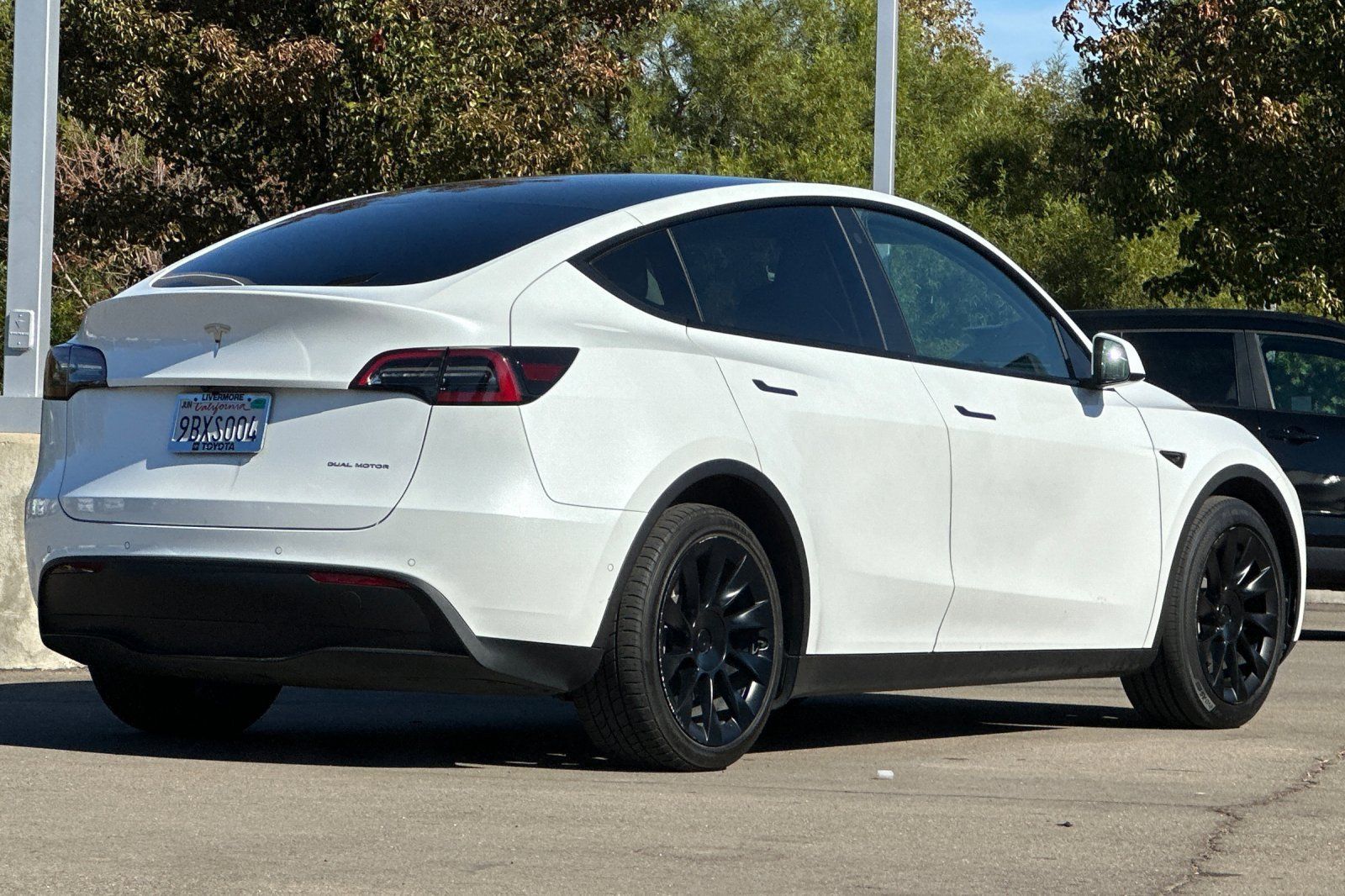 Used 2022 Tesla Model Y Long Range AWD/4WD image 4