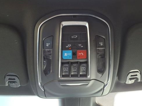 Certified 2023 Jeep Wagoneer 4WD w/ Premium Group I image 23