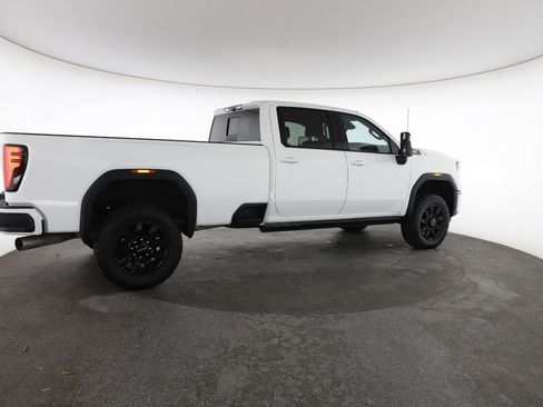 Used 2024 GMC Sierra 2500 AT4 w/ AT4 Premium Plus Package AWD/4WD image 13