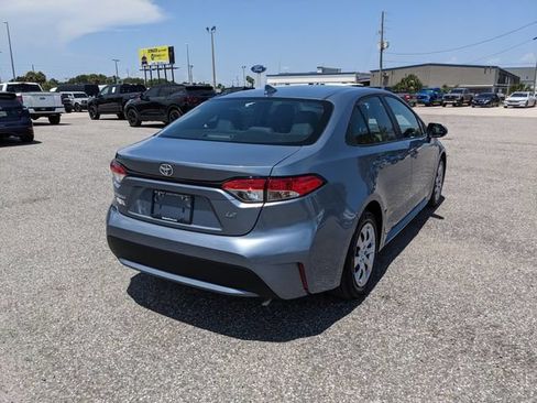 Used 2022 Toyota Corolla LE FWD image 4