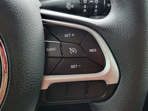 Used 2019 Jeep Renegade Sport image 17