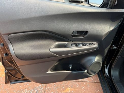 Used 2021 Nissan Kicks S FWD image 9