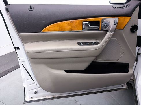 Used 2014 Lincoln MKX FWD image 11