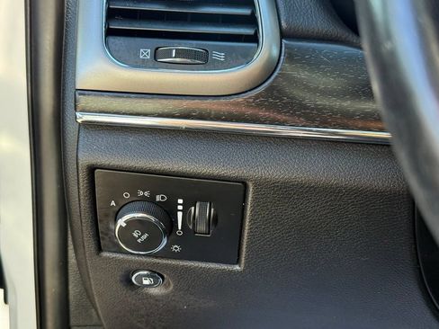 Used 2018 Jeep Grand Cherokee Limited AWD/4WD image 14
