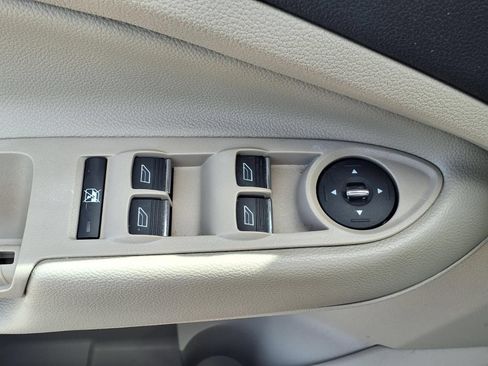 Used 2014 Ford Escape Titanium FWD image 7