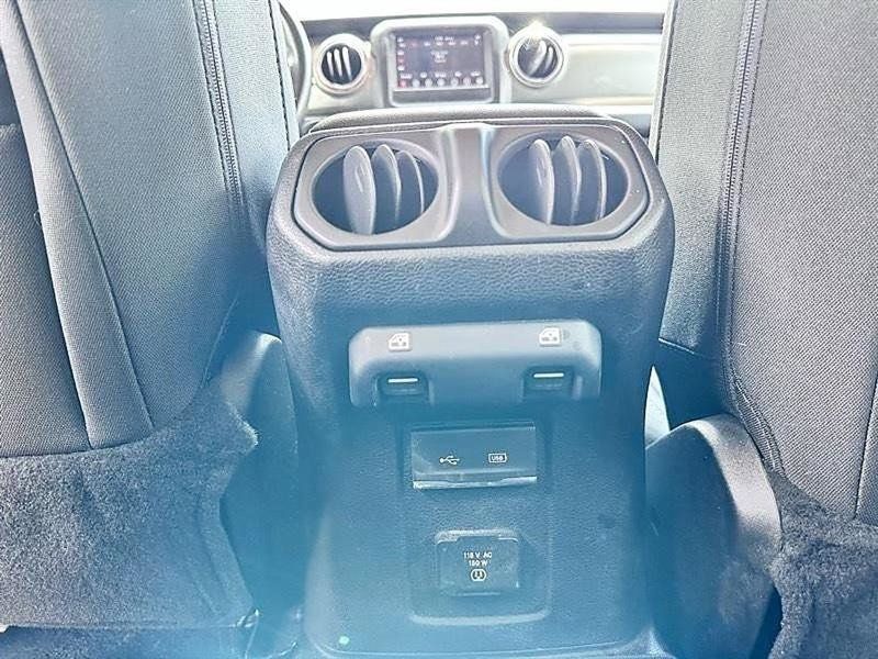 Used 2019 Jeep Wrangler Unlimited Sahara AWD/4WD image 11