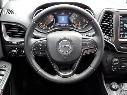 Used 2019 Jeep Cherokee Trailhawk w/ Cold Weather Group AWD/4WD image 19