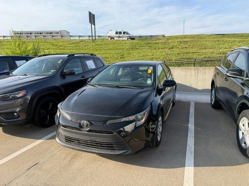 Used 2024 Toyota Corolla LE FWD image 5