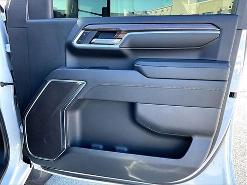 Used 2025 Chevrolet Silverado 2500 LT image 11