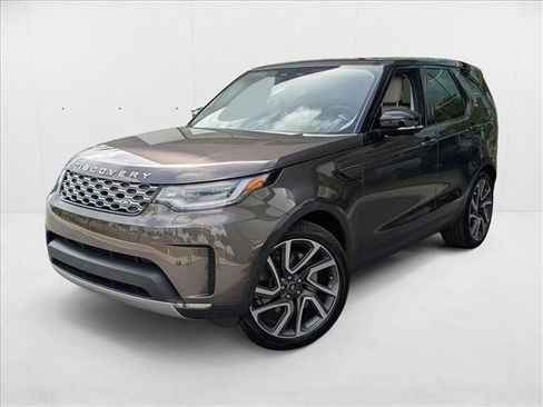 New 2025 Land Rover Discovery S image 1