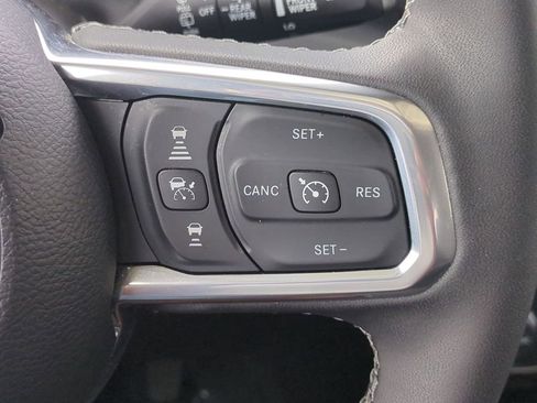 Used 2025 Jeep Wrangler Unlimited Sahara AWD/4WD image 27