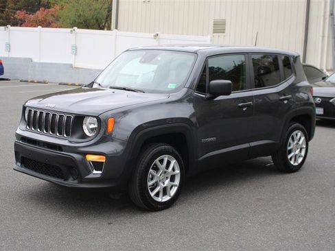 Used 2023 Jeep Renegade Latitude image 4