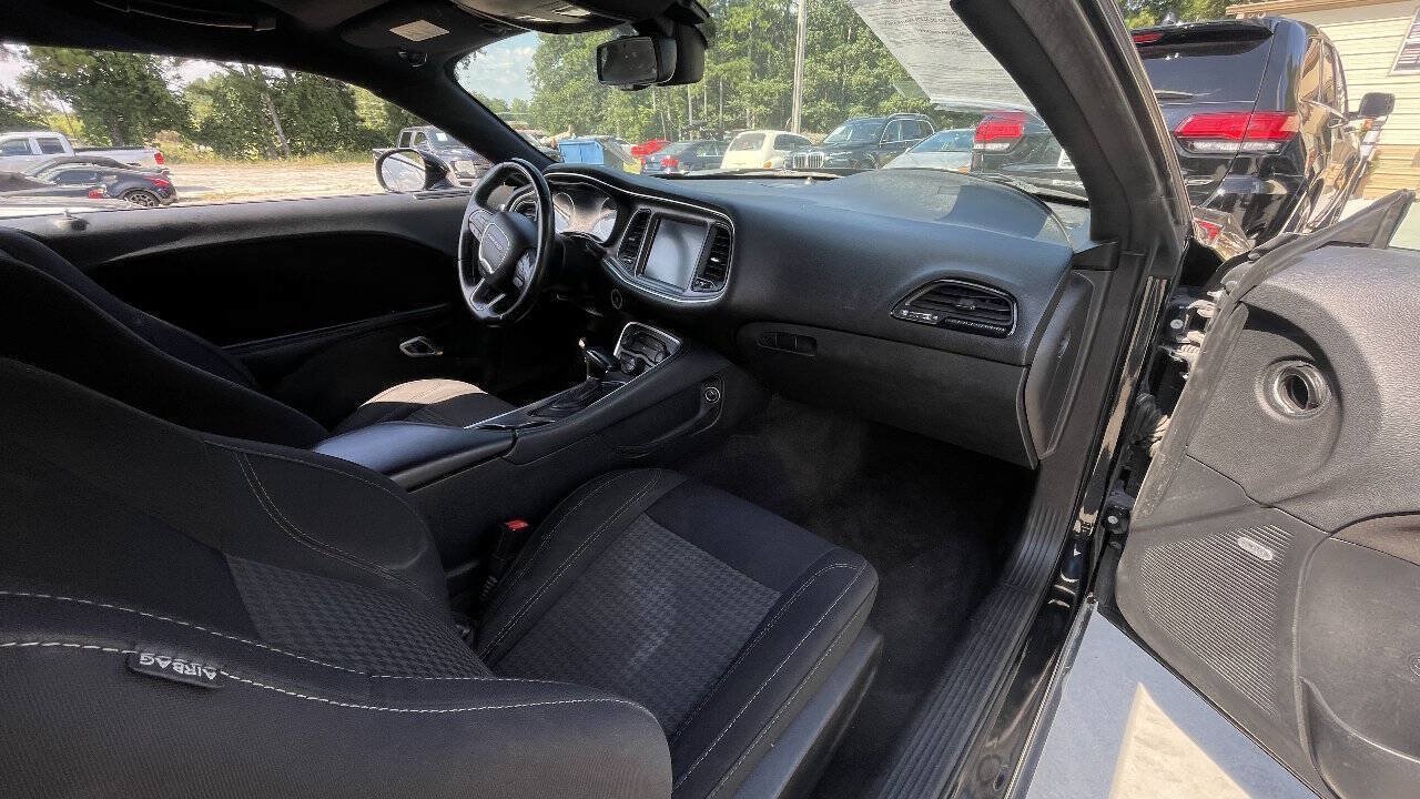 Used 2016 Dodge Challenger SXT w/ Super Sport Group (SS/T) RWD image 32