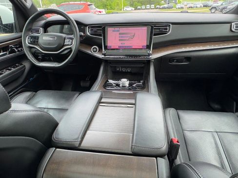 Used 2022 Jeep Grand Wagoneer Series I w/ Flexible Seating Group AWD/4WD image 15