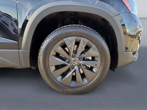 Used 2024 Volkswagen Taos S image 9