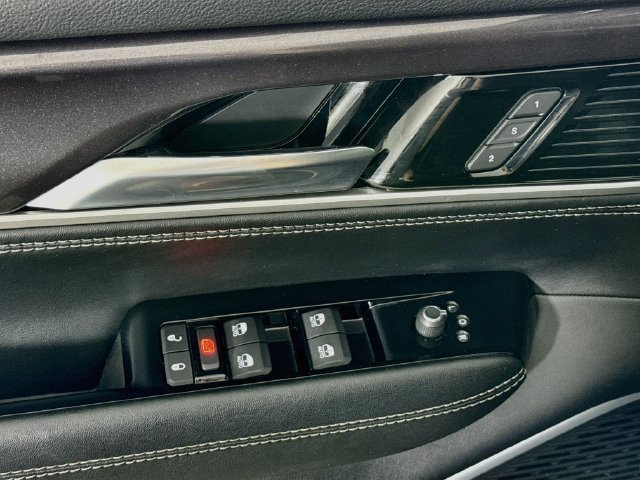 Used 2023 Jeep Wagoneer L 2WD w/ Premium Group I image 17