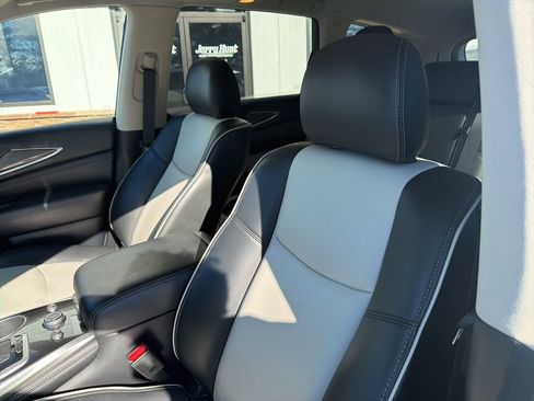 Used 2020 INFINITI QX60 Signature Edition image 3